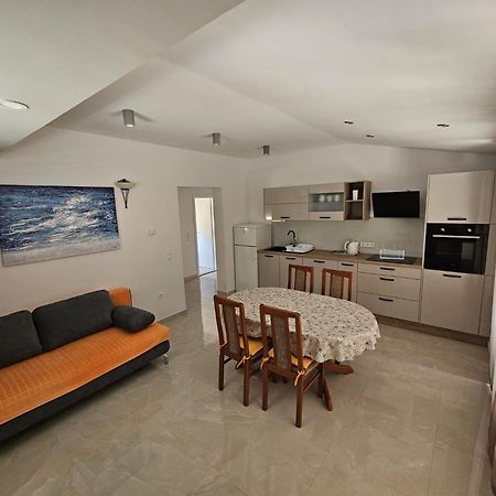 Filip Apartment Omiš Eksteriør bilde