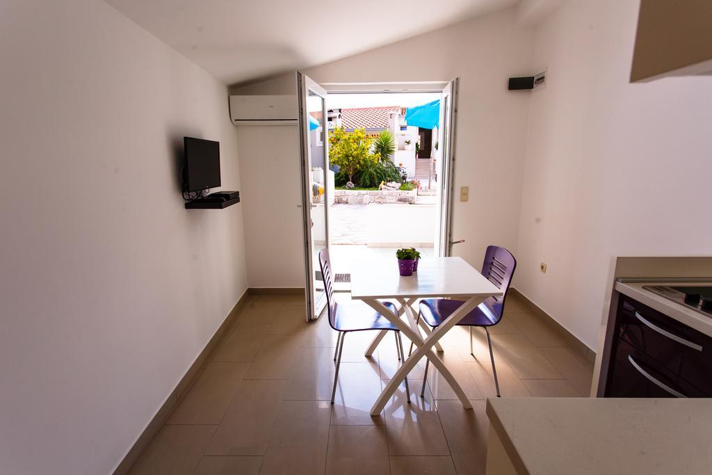 Filip Apartment Omiš Rom bilde
