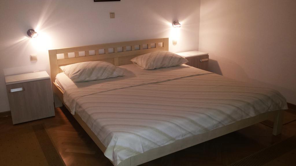 Filip Apartment Omiš Eksteriør bilde